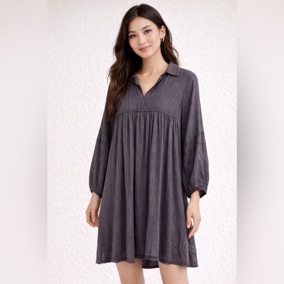 Carly Jean Los Angeles Dresses & Skirts - NWOT Carly Jean Los Angeles Navy Sheith Raw Hem Long Sleeve Midi Dress